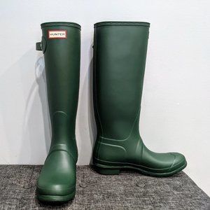 NIB Hunter tall boots matte hunter green, size 10